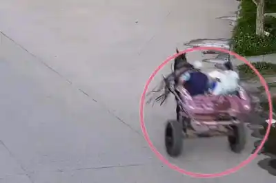 Esperaba el colectivo en la autopista y lo que le hicieron dos carreros lo dejó sin celular