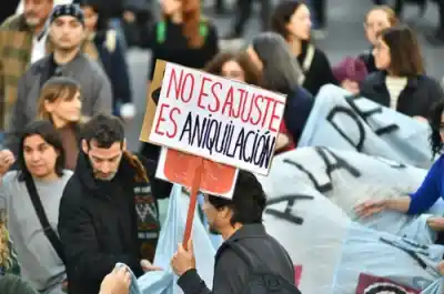Docentes universitarios confirmaron una medida de fuerza que paralizará las aulas durante toda una semana