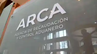 Ascensos millonarios y denuncias de nepotismo: la tormenta que sacude a ARCA