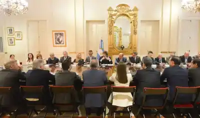 Caputo revela el plan secreto para bajar impuestos que podría cambiar las provincias para siempre