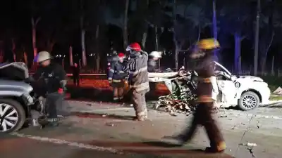 Embistió a un auto en la ruta y lo que encontraron adentro heló a los rescatistas