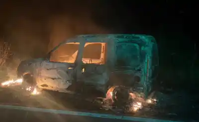 Se detuvo en la ruta 157 por un fuerte olor a humo y lo que ocurrió después fue aterrador