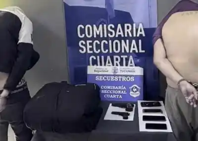 Esperaba el colectivo para ir al colegio y fue salvajemente atacado por dos delincuentes