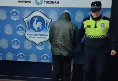 Circulaba con un auto mellizo y al ver a la policía intentó escapar: lo que descubrieron después fue peor