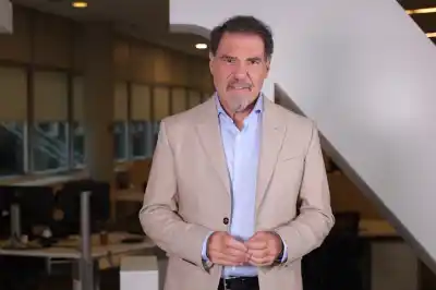 Hizo tres preguntas en un foro económico y lo que revelaron dejó a todos sin palabras