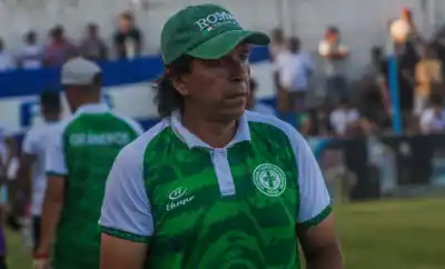 Denuncian brutal agresión a un DT en pleno estadio: el pedido desesperado del club