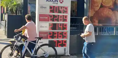 El Gobierno volvió a postergar la suba del impuesto a los combustibles: ¿qué pasará con los precios?