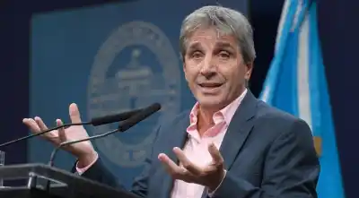 Caputo fulminó al kirchnerismo y lanzó una frase que nadie esperaba: “Puede haber una invasión extraterrestre…”