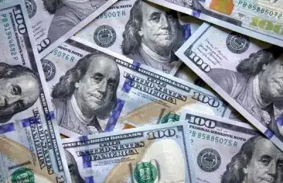 El dólar mayorista toca un piso que no veía desde febrero y deja al blue atrás