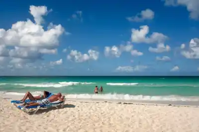 Se van todos: la masiva fuga de hoteleras de Cuba que deja al descubierto una crisis imparable