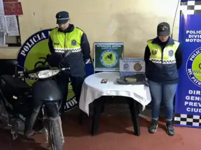 Huyó en moto y dejó tirada a su acompañante: el hallazgo que hizo la policía en el barrio Trulalá