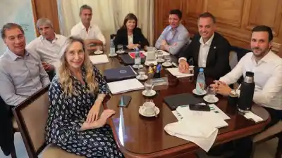 El Gobierno convoca a su mesa política en medio de una interna que expuso diferencias clave