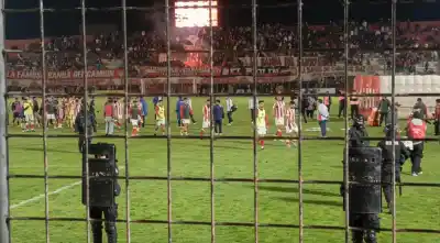 Estalló la furia en Ciudadela: el gesto del DT que encendió a los hinchas tras el empate