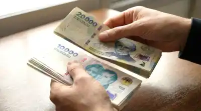 El salario mínimo vale menos que en 2001: cuánto debería ser para recuperar su poder de compra original