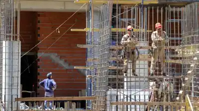Malas noticias para la economía: la industria y la construcción se desplomaron en abril