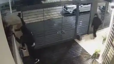 Seis encapuchados irrumpieron en una casa de Ramos Mejía y amenazaron con lastimar a dos niños