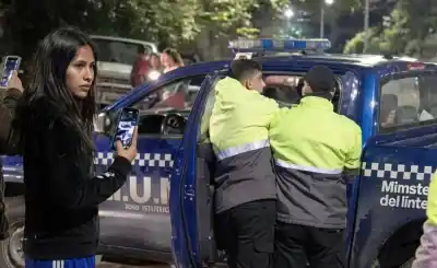Un grupo de mujeres retuvo a un menor en Alberdi: qué pasó después