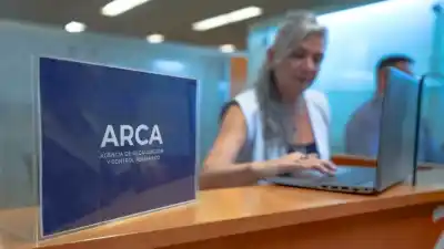 ¿Sin declarar consumos ni patrimonio? Así funciona el nuevo régimen simplificado de Ganancias que ya tiene un famoso adherente