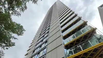 Cayeron desde un piso 36 en Londres: la desgarradora historia de la familia que conmociona al Reino Unido
