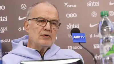 Marcelo Bielsa respondió seis preguntas en 38 segundos y su entrevista se volvió viral