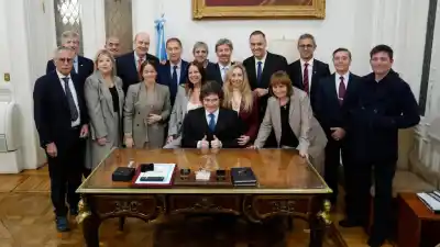 Adorni, Sturzenegger y otros: los funcionarios que ya se sumaron al régimen simplificado de Ganancias