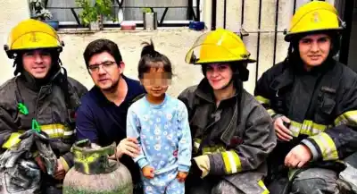 Minutos de tensión en Yerba Buena: una niña quedó atrapada en una garrafa y los bomberos tuvieron que intervenir
