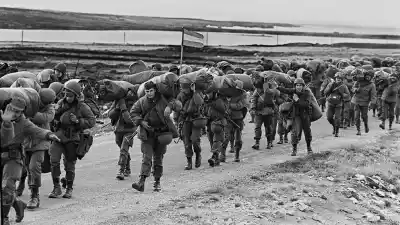 Los cables que EE.UU. ocultó sobre Malvinas: la derrota ya se sabía antes de la rendición