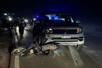 Chocó de frente contra una camioneta en la ruta 304 y terminó gravemente herido