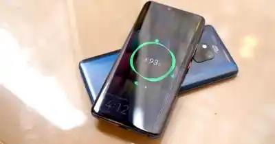 Carga inversa: la función para revivir un celular sin batería y cómo activarla