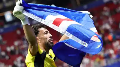 El arquero de 40 años que dejó a España sin gol: la hazaña de Vozinha que emociona al mundo
