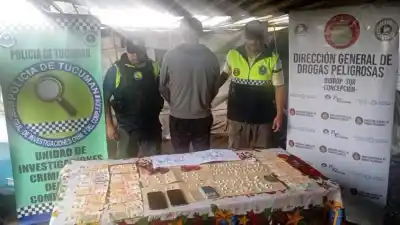 Desbaratan punto de droga en El Polear: secuestran 133 bochitas de cocaína