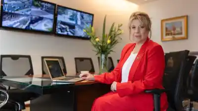Expulsaron a 14.000 extranjeros en seis meses y la ministra lo celebró con una palabra: “Afuera”