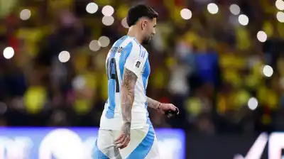 La inesperada decisión de Scaloni que dejó a Otamendi en el banco en el debut mundialista