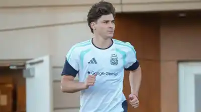 La razón por la que Julián Álvarez no estará desde el arranque en el debut de Argentina en el Mundial 2026