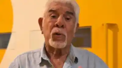 Se resbaló dos veces en la TV Pública y perdió mucha sangre: la insólita razón del accidente de Raúl Lavié