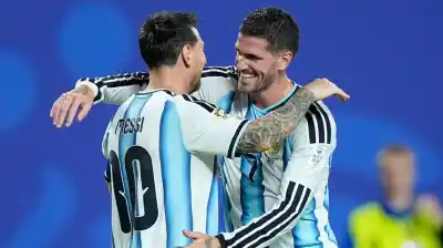 Rodrigo De Paul se rindió a Messi tras la goleada: “Prioriza al grupo y es increíble”