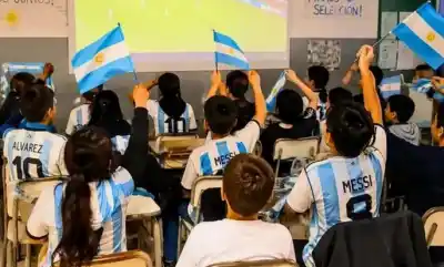 El lunes no es feriado: cómo verán el partido de Argentina en las escuelas tucumanas