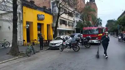 El susto que vivieron los vecinos de Barrio Norte: se prendió fuego una hamburguesería