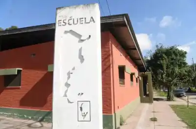 Llegó a una escuela de Alderetes con un cuchillo de 40 cm y amenazó a un nene de 12: la Justicia ya tomó una decisión