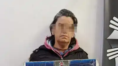 La cuidadora que atacó, encerró y robó a una jubilada de 77 años fue detenida en un refugio