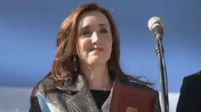 El dardo de Villarruel a Adorni en pleno acto por la Bandera: “Está totalmente de más”