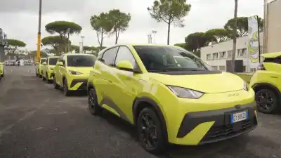 Hasta $50 millones para comprar un auto eléctrico: las condiciones del crédito que pocos conocen