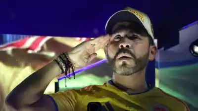 El ‘Tigre’ que rugió en Colombia: quién es el abogado ultraderechista que promete imitar a Bukele