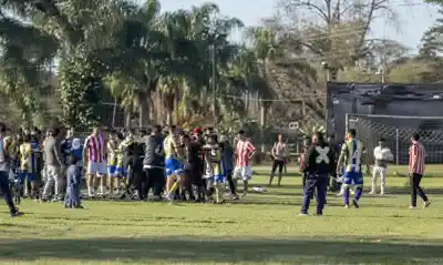 Fútbol amateur en Lules: de la paridad en el marcador a una batalla campal en la cancha