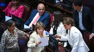 El plan del Gobierno para frenar la interpelación a Adorni: giro a comisión y tiempo ganado