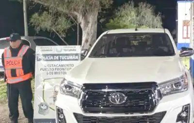 Una Hilux con pasado oculto: la atraparon en un control fronterizo en Tucumán