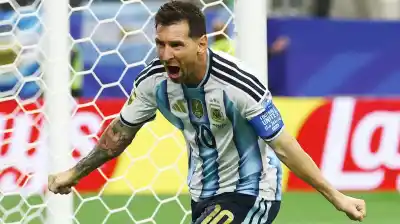 Messi en llamas: la Scaloneta se reinventa y ya está en 16avos