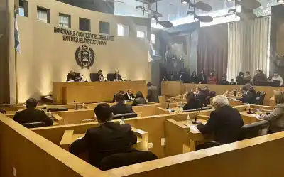Vuelve el debate en el Concejo: ¿cuánto costará viajar en taxi?