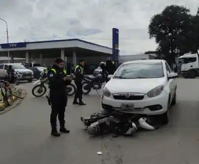 Chocaron contra un auto en Banda del Río Salí y lo que pasó después nadie lo esperaba