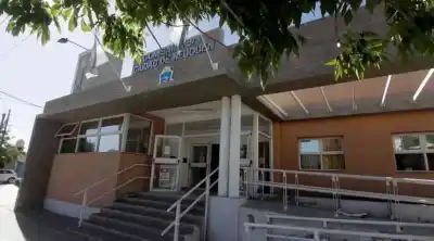 Discutió con su pareja, cayó al piso y una hora después murió en el hospital: ¿fue un golpe o un empujón?